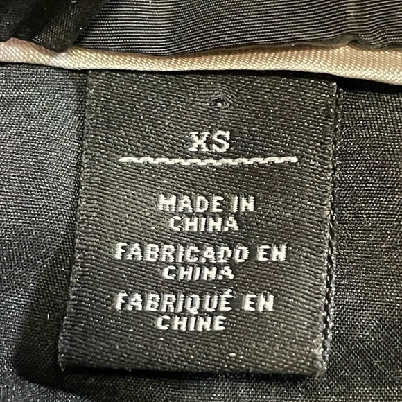 WHBM ruffled puffer vest - Picture 5 of 6